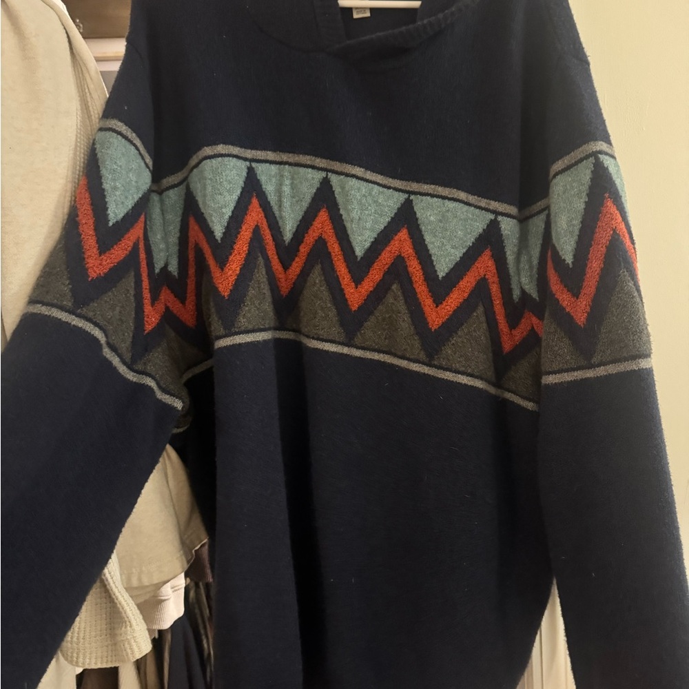 Goodfellow & Co Navy Knit Top with Red Accent Nail Detail
